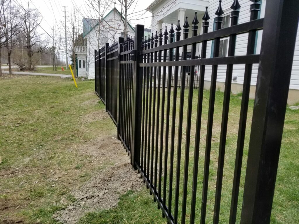 aluminum picket fence with spikes