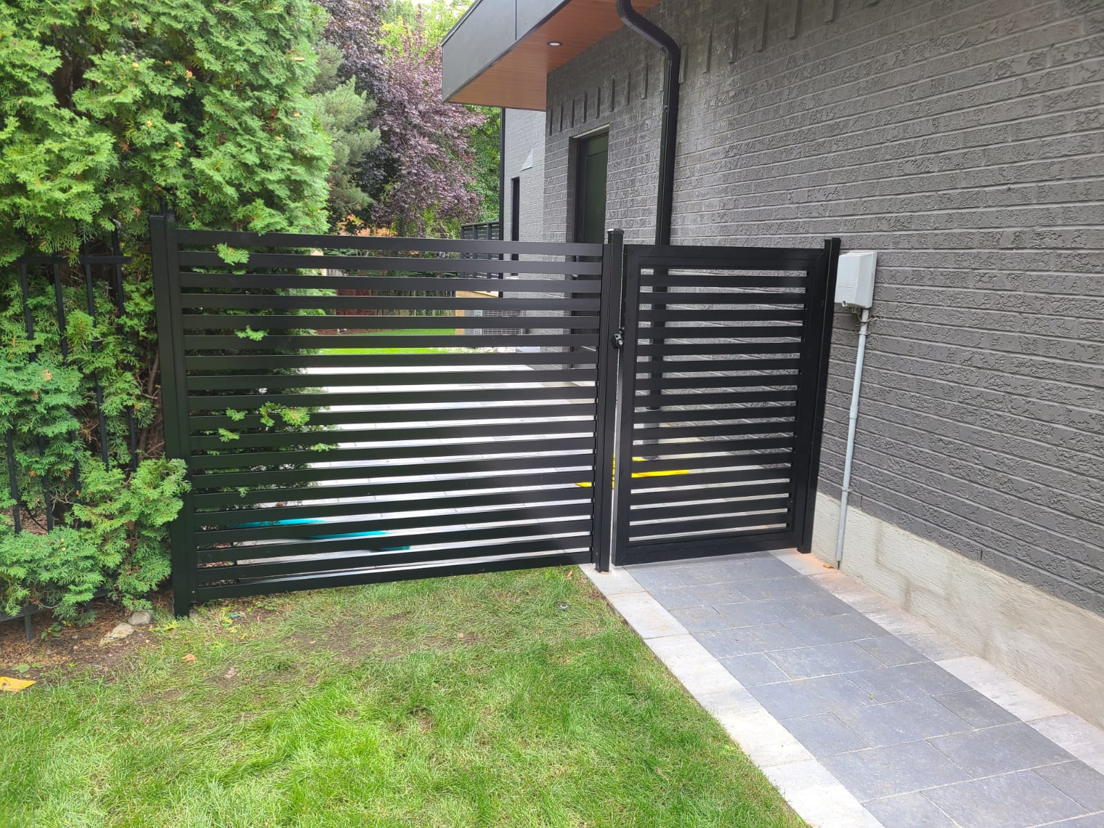 aluminum horizontal fence canada